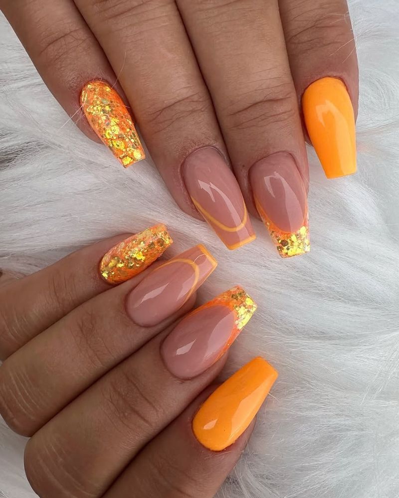 chic and fashionable coffin nails 2025 nail decoration featuring stunning color palette with elegant nail shape, featuring trendy coffin nail shape